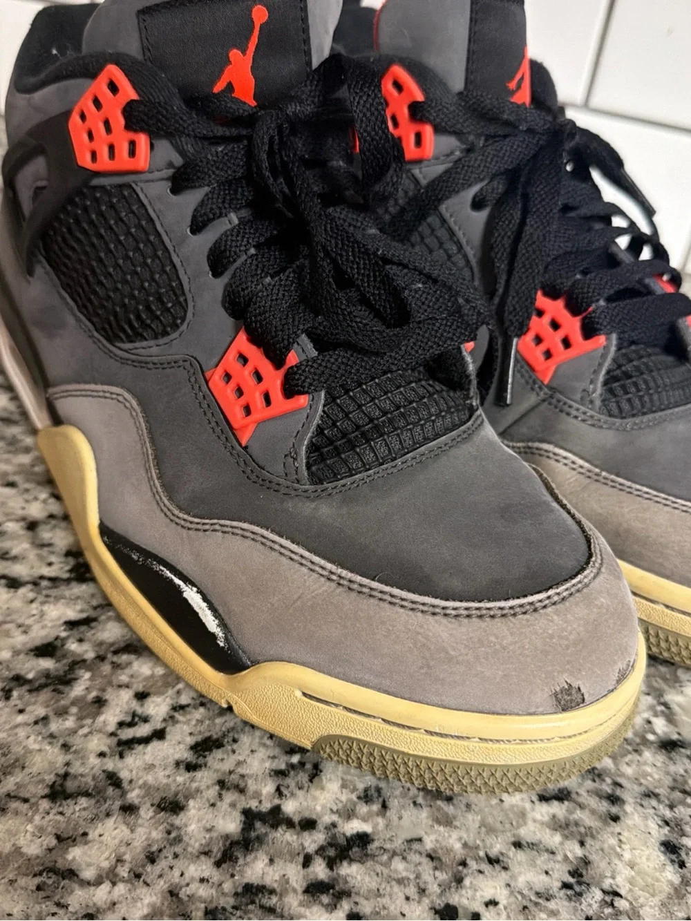 Jordan Air Jordan 4 Infrared DH6927-061 Men's Mid Top Sneaker Gray/Black size 11